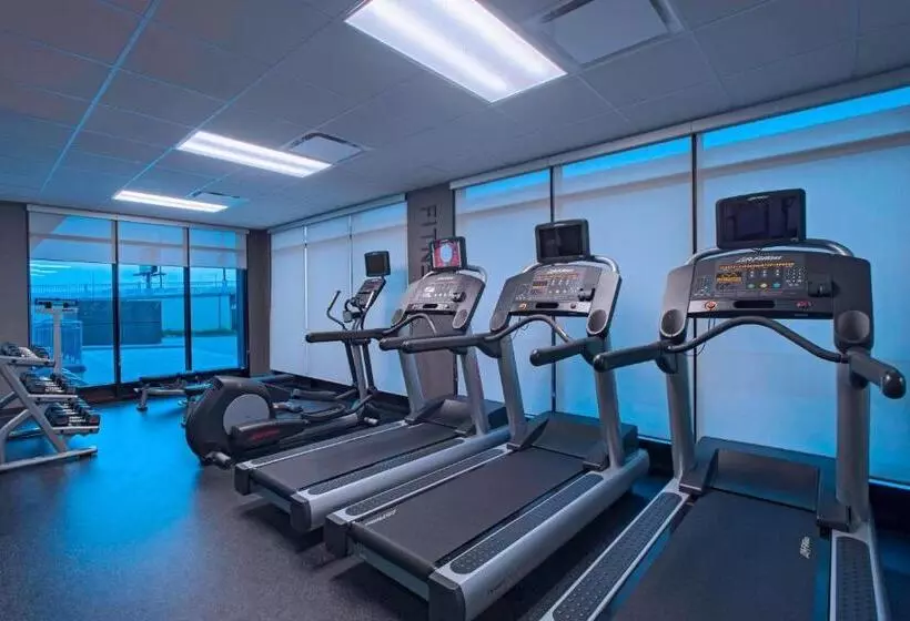 هتل Fairfield Inn & Suites By Marriott La Crosse Downtown