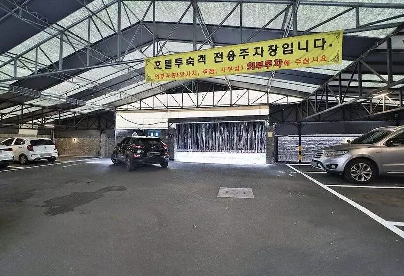 February Hotel Hwanggeum
