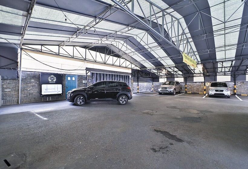 February Hotel Hwanggeum