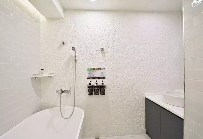 February Hotel Hwanggeum