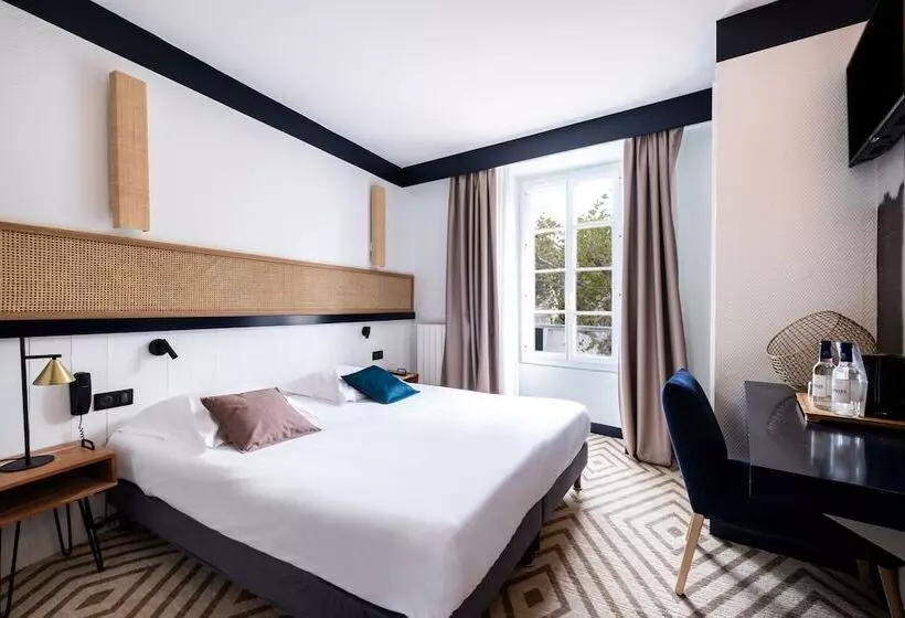 ホテル Hôtel Le Français