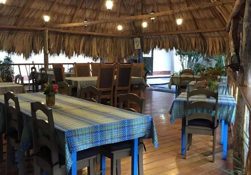 هتل Mariposa Belize Beach Resort