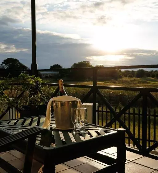 هتل Maun Lodge