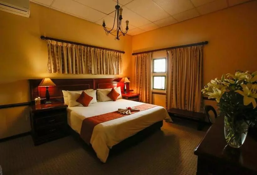 هتل Maun Lodge
