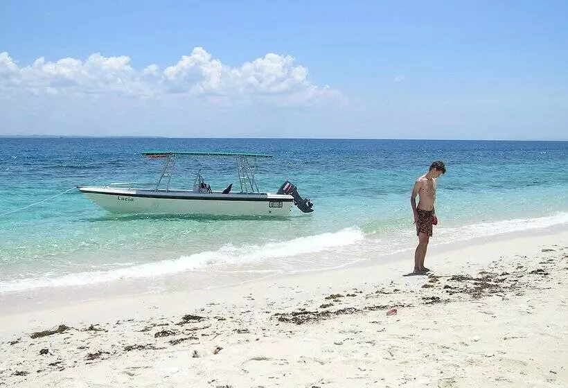 Hotelli North Borneo Biostation Resort