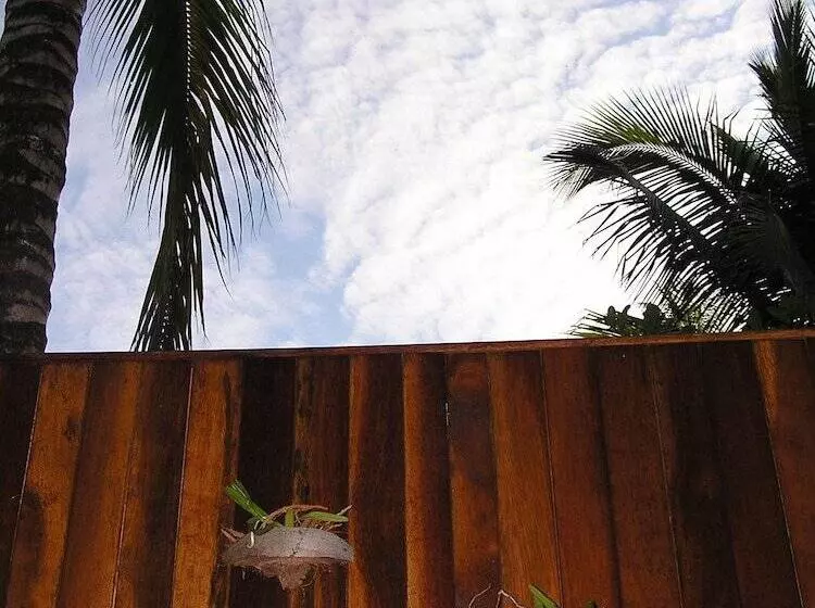Hotelli North Borneo Biostation Resort