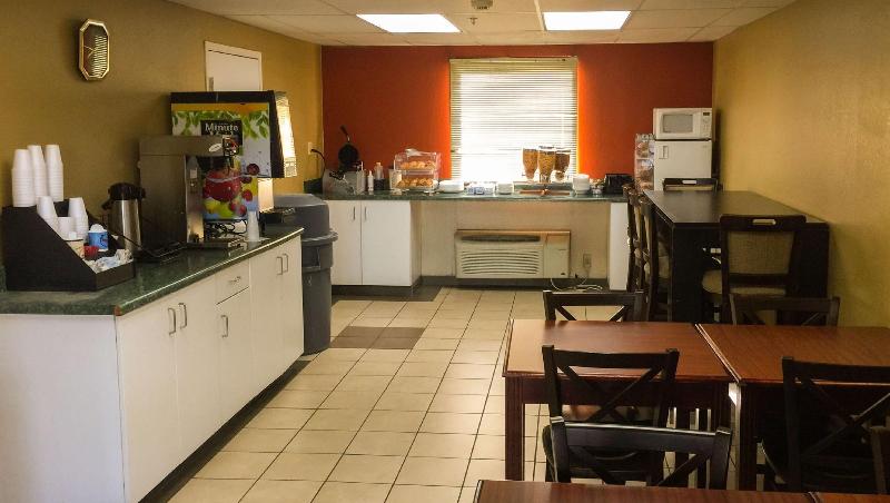 Отель Super Inn & Suites Philadelphia