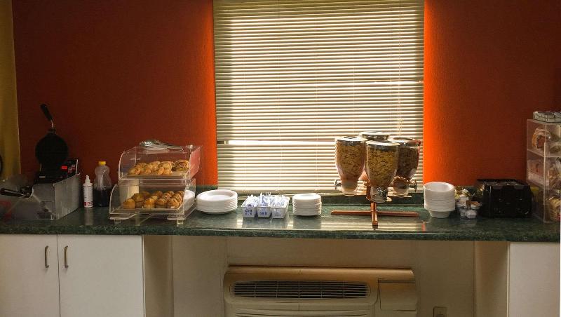 Отель Super Inn & Suites Philadelphia