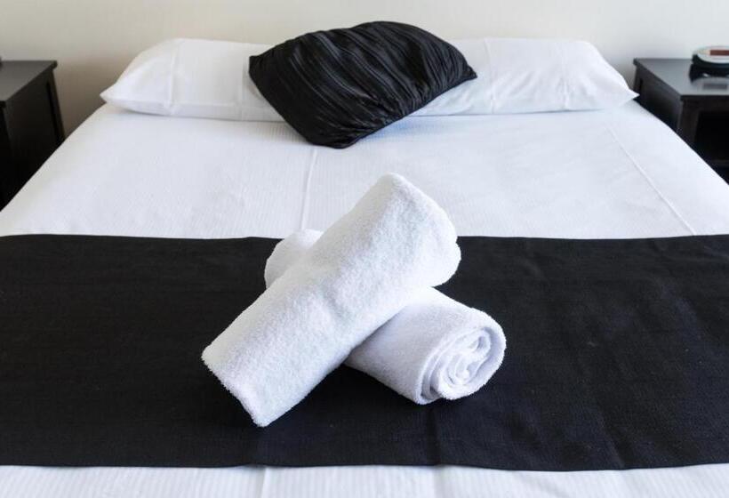 モーテル Comfort Hotel Pacific Cleveland