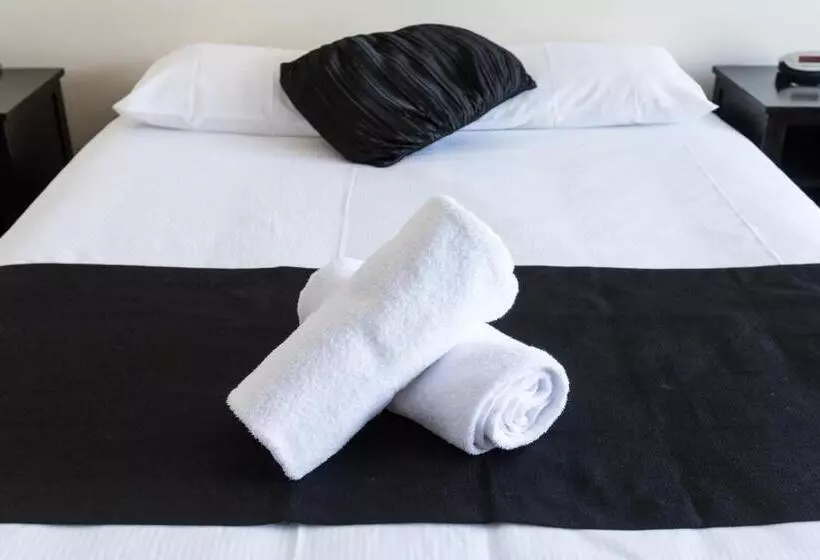Motelli Comfort Hotel Pacific Cleveland