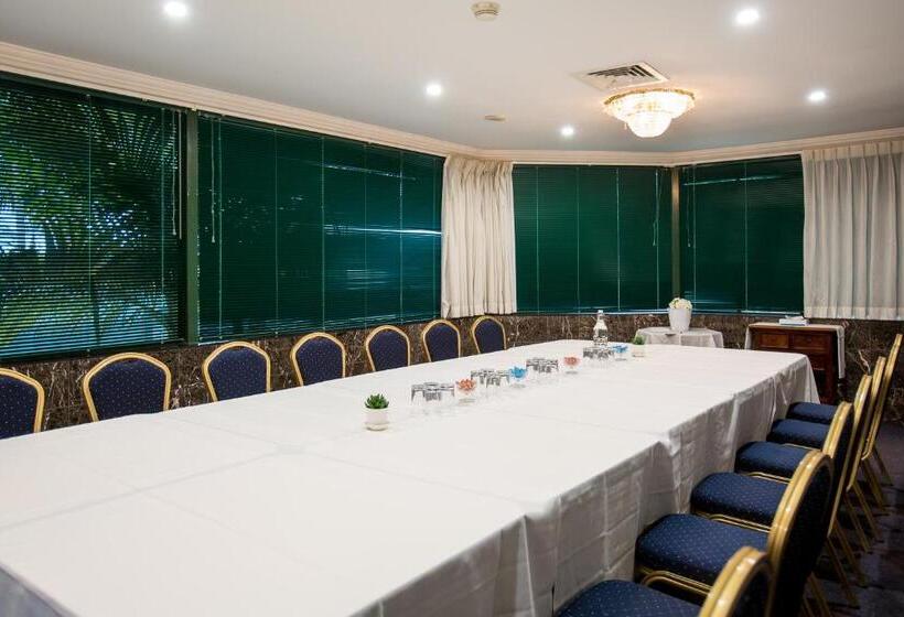 モーテル Comfort Hotel Pacific Cleveland