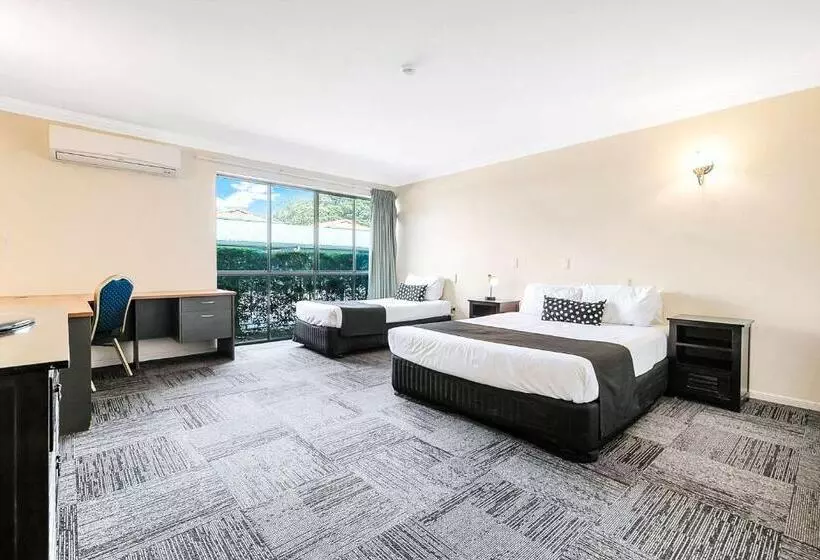 Motelli Comfort Hotel Pacific Cleveland