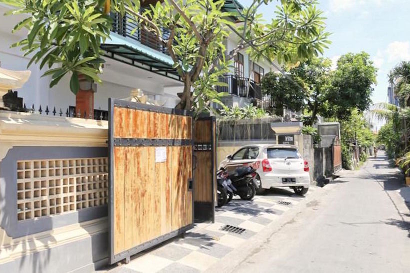 Dekrisna Denpasar  Hostel