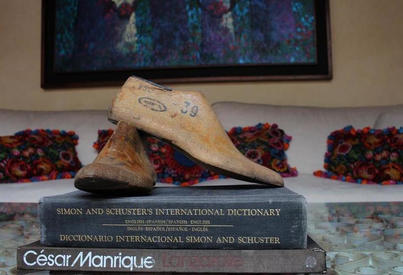 تختخواب و صبحانه Serendipity Boutique