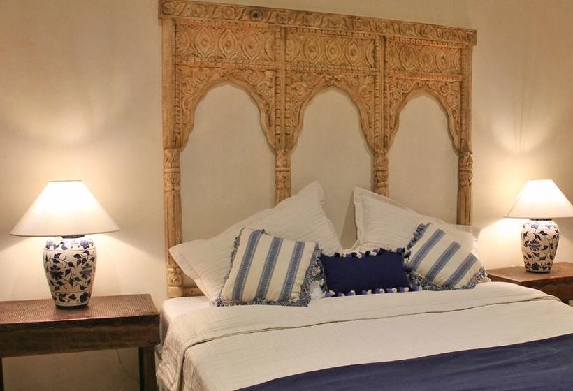 تختخواب و صبحانه Serendipity Boutique