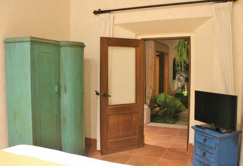 تختخواب و صبحانه Serendipity Boutique