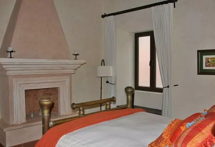 تختخواب و صبحانه Serendipity Boutique