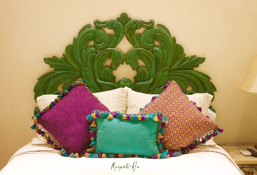 تختخواب و صبحانه Serendipity Boutique