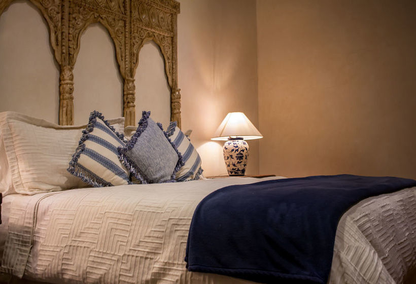 تختخواب و صبحانه Serendipity Boutique