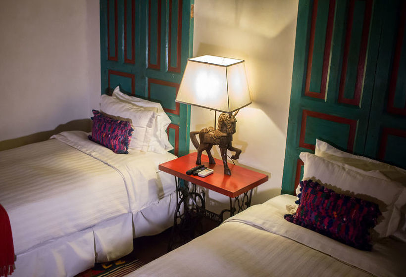 تختخواب و صبحانه Serendipity Boutique