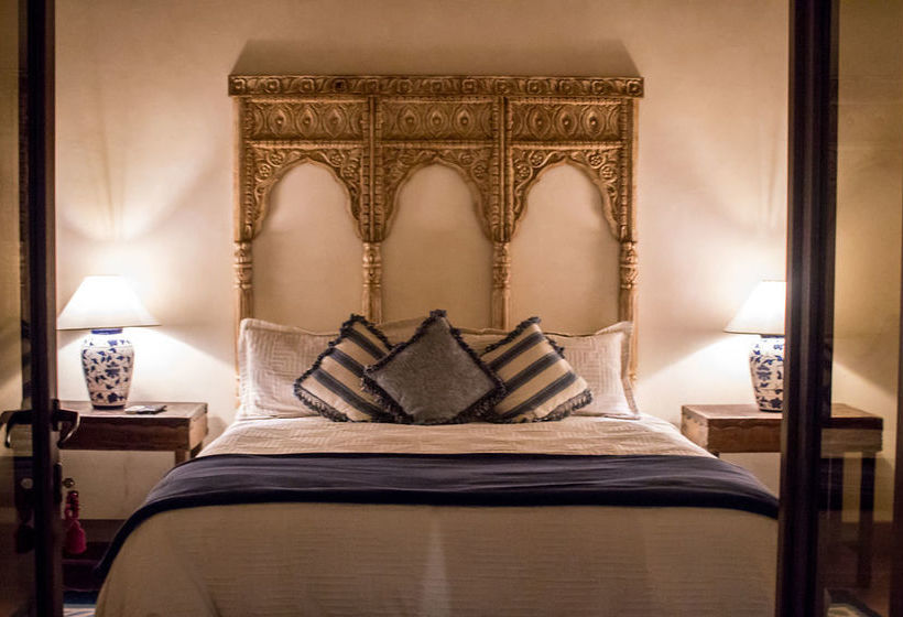 تختخواب و صبحانه Serendipity Boutique