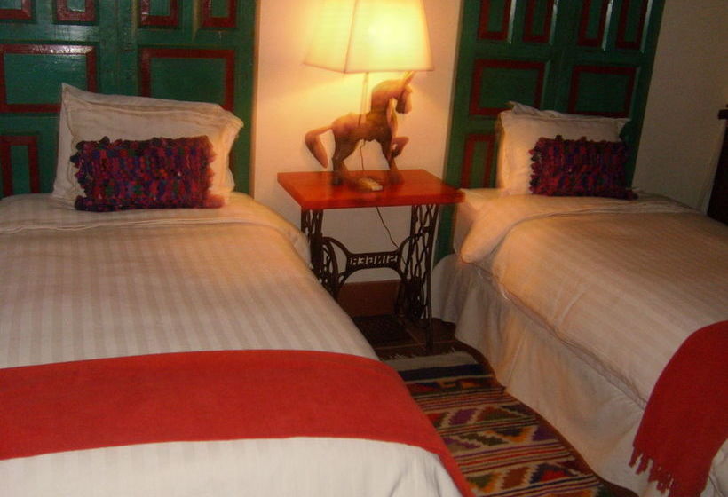 تختخواب و صبحانه Serendipity Boutique