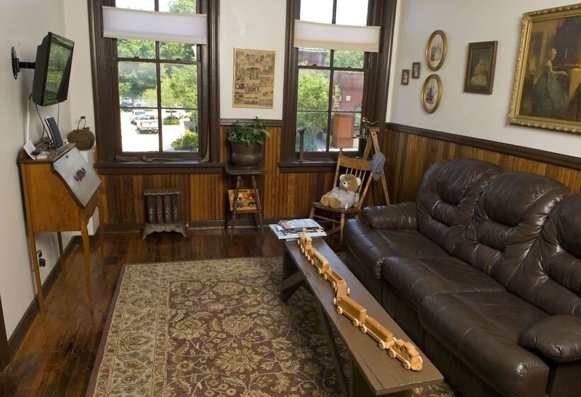 مبيت وإفطار The Tinder Guest House