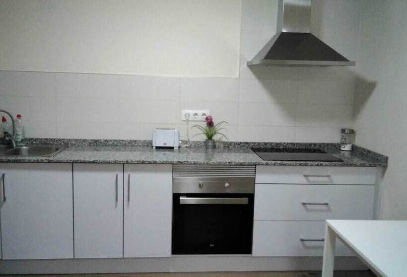 فندق فئة نجمة واحدة Europa House Village