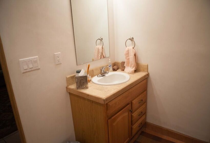 فندق Shady Brook Inn And Resort