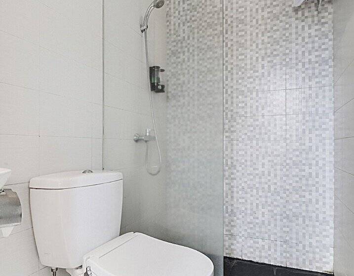 Capital O The Regia Cihampelas Hotel Bandung