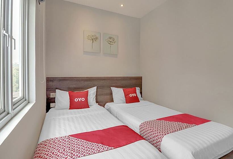 Capital O The Regia Cihampelas Hotel Bandung