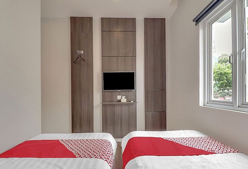 Capital O The Regia Cihampelas Hotel Bandung