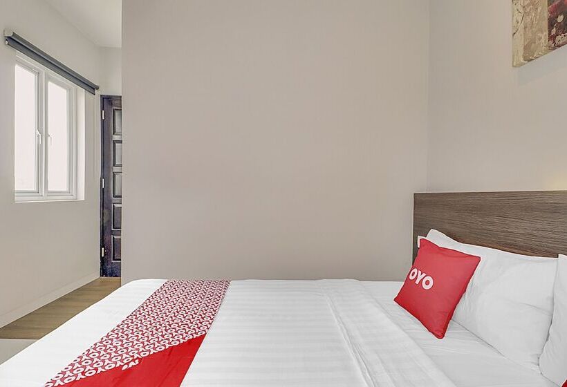 Capital O The Regia Cihampelas Hotel Bandung