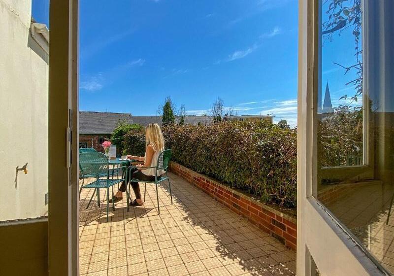 פנסיון Bendene Townhouse