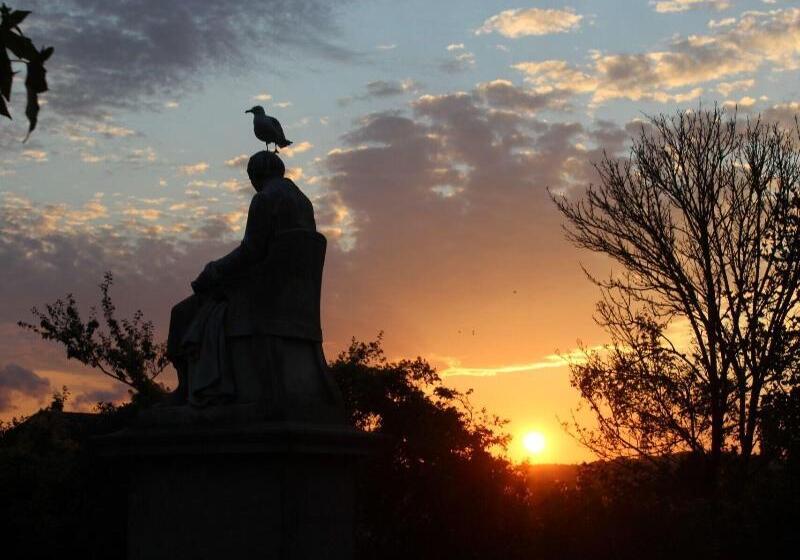 פנסיון Bendene Townhouse