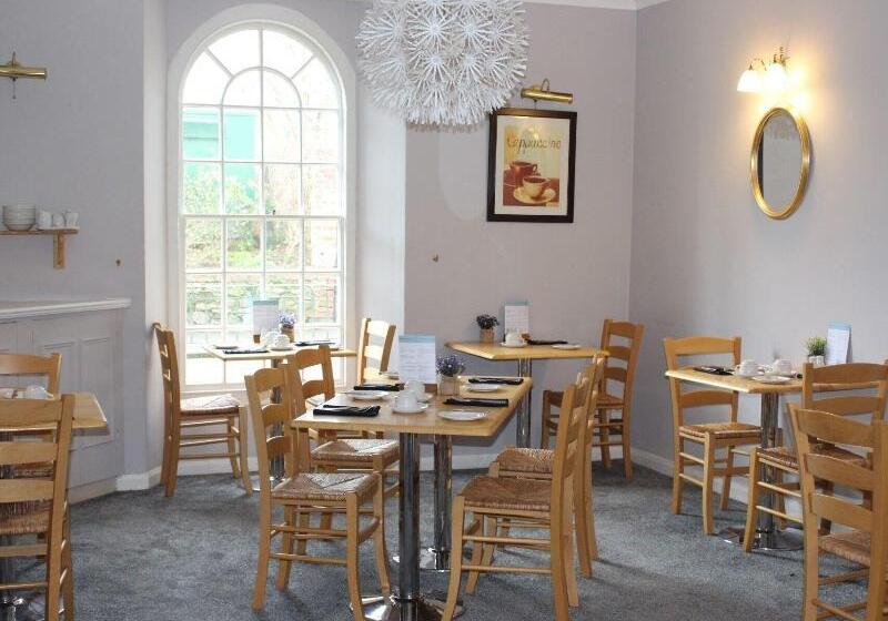 פנסיון Bendene Townhouse