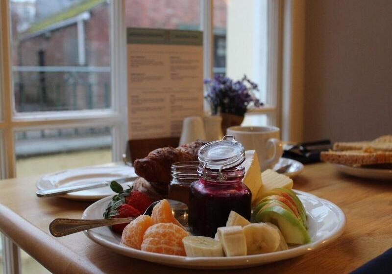 פנסיון Bendene Townhouse