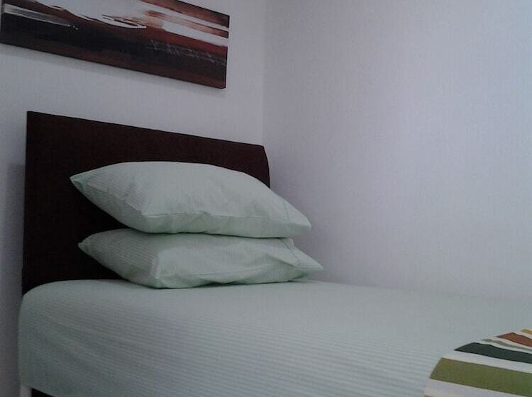 بنسيون Junjunan Dalam Sharia Guesthouse