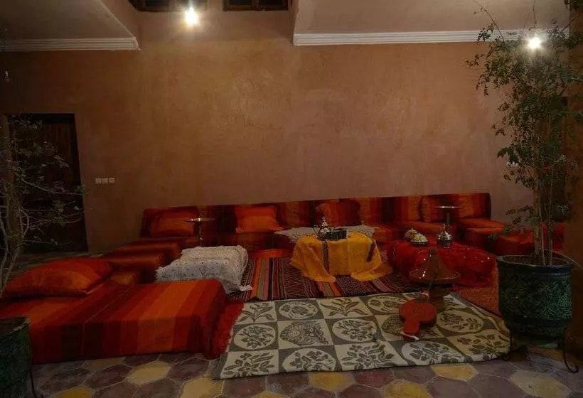 Majatalo Kasbah Valentine
