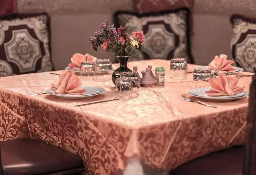Majatalo Kasbah Valentine