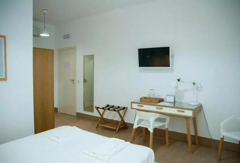 پانسیون Mediterraneo Guesthouse