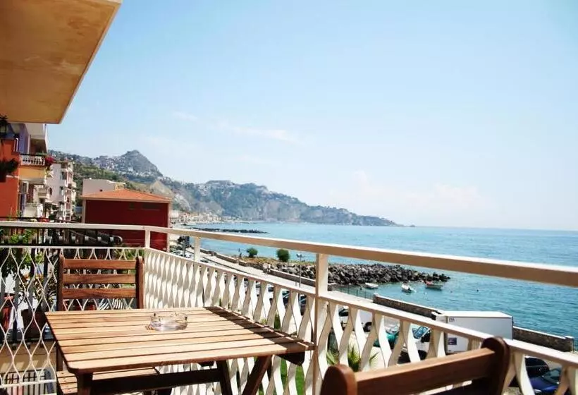 پانسیون Mediterraneo Guesthouse