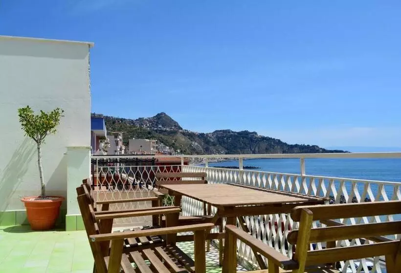 پانسیون Mediterraneo Guesthouse