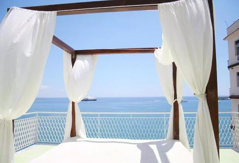 پانسیون Mediterraneo Guesthouse