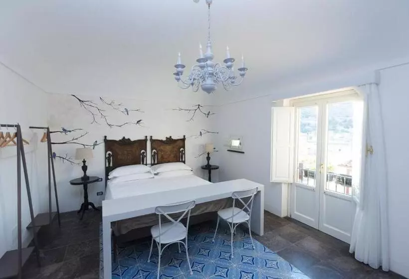 پانسیون Palazzo Conti Camere & Suites