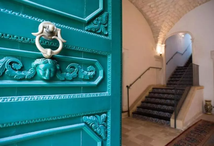 پانسیون Palazzo Conti Camere & Suites