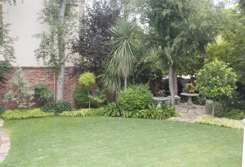 پانسیون Primavera Guest House