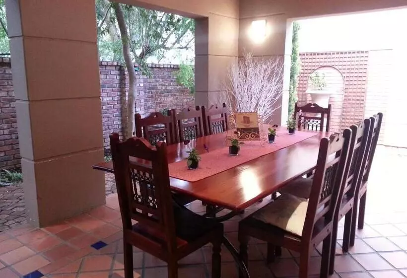 پانسیون Primavera Guest House