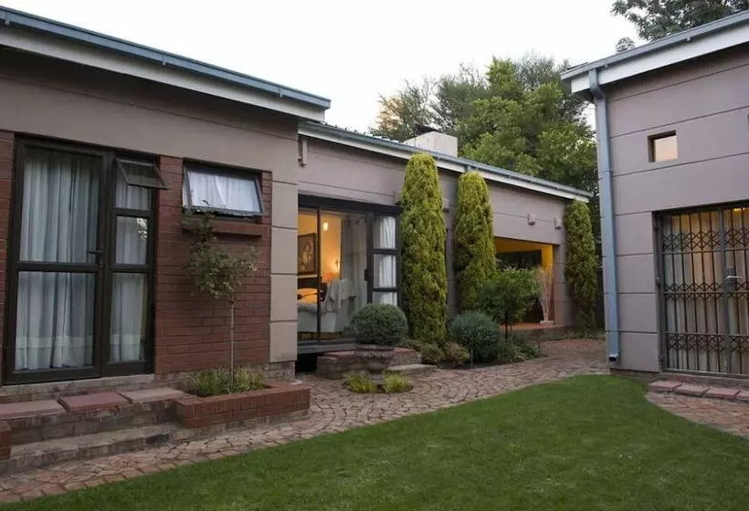پانسیون Primavera Guest House