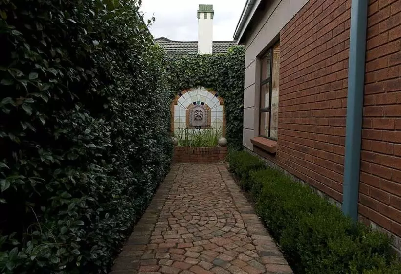 پانسیون Primavera Guest House